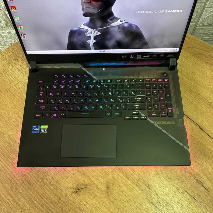ASUS ROG Strix Scar 17 G733ZW