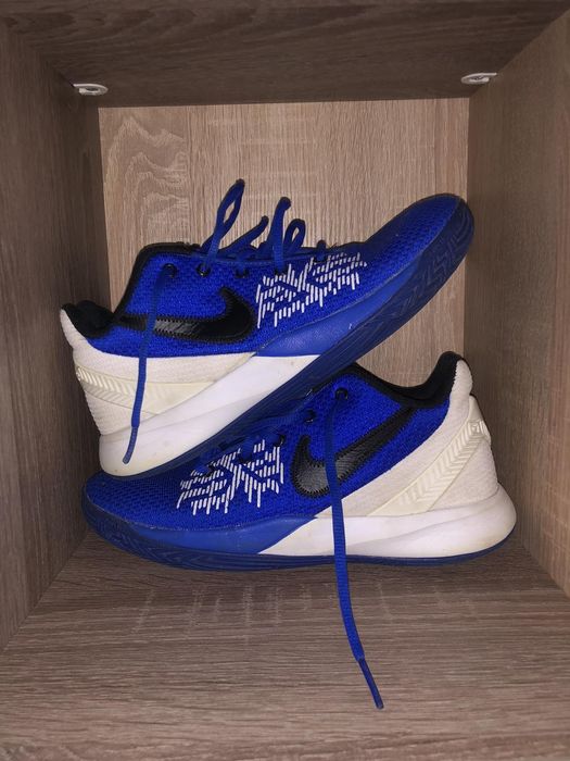 Кросівки для баскетболу Nike Flytrap Kirye розмір 38-39(24см)