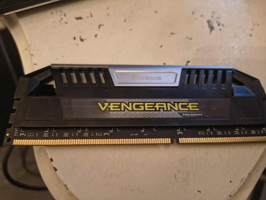 Остання пропозиція, Легендарный ASUS Rampage III Formula