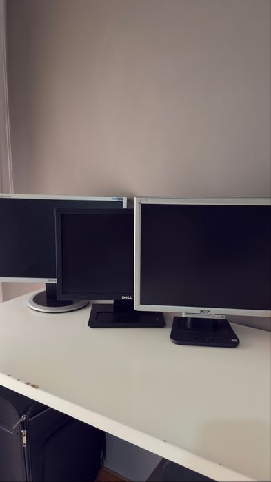 Vendo conjunto 3 monitores