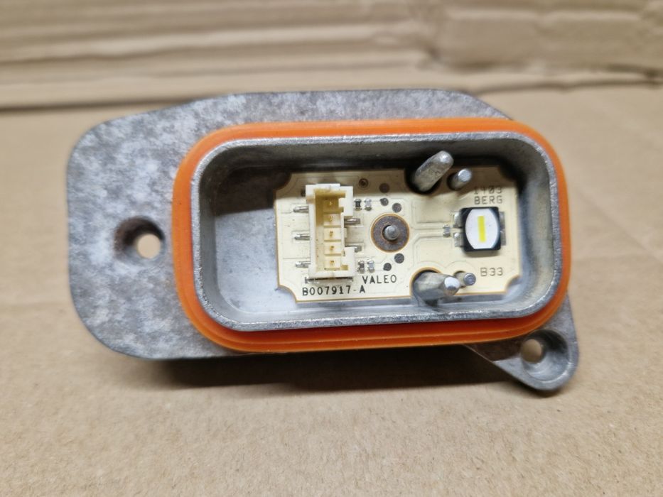 Moduł LED jeż lampy prawy DRL statecznika BMW i3 i01