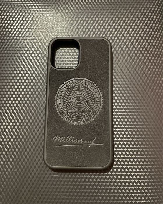 Продам Чехол на Iphone 12pro