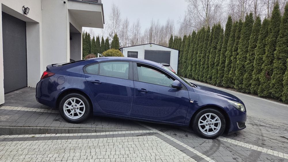 Opel Insignia po lifcie 2014r. 1.8Gaz"Niski Przebieg 198tys.1 właścici