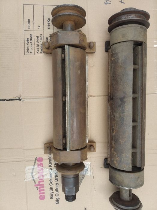 Вал з корпусами на фуганок