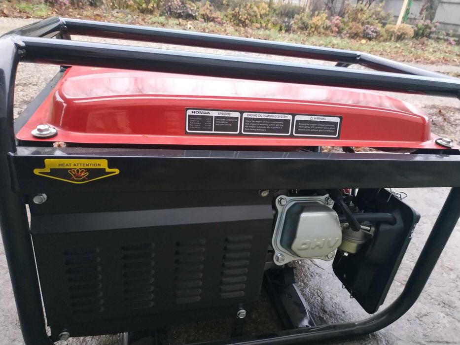 Бензиновий генератор