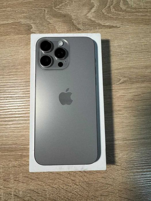 Apple iPhone 15 Pro Max 256 GB Natural Titanium (Б/У але "як новий")