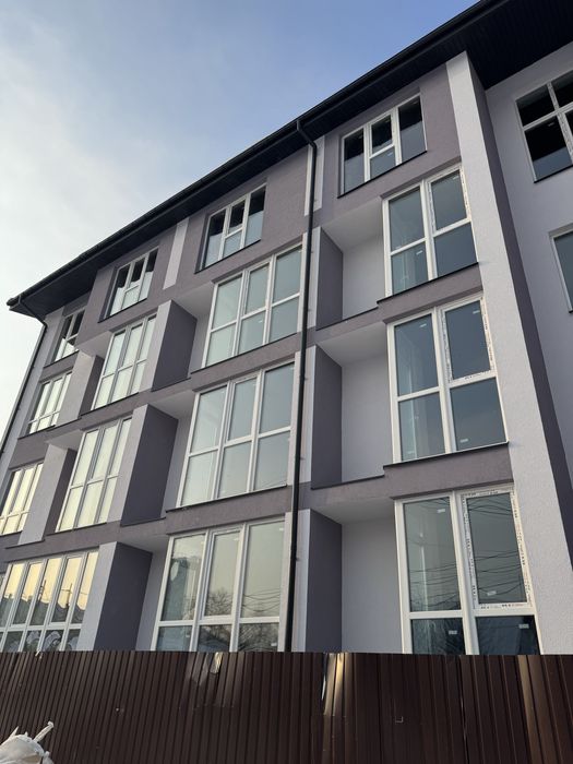 Квартира в новому будинку біля лісу!