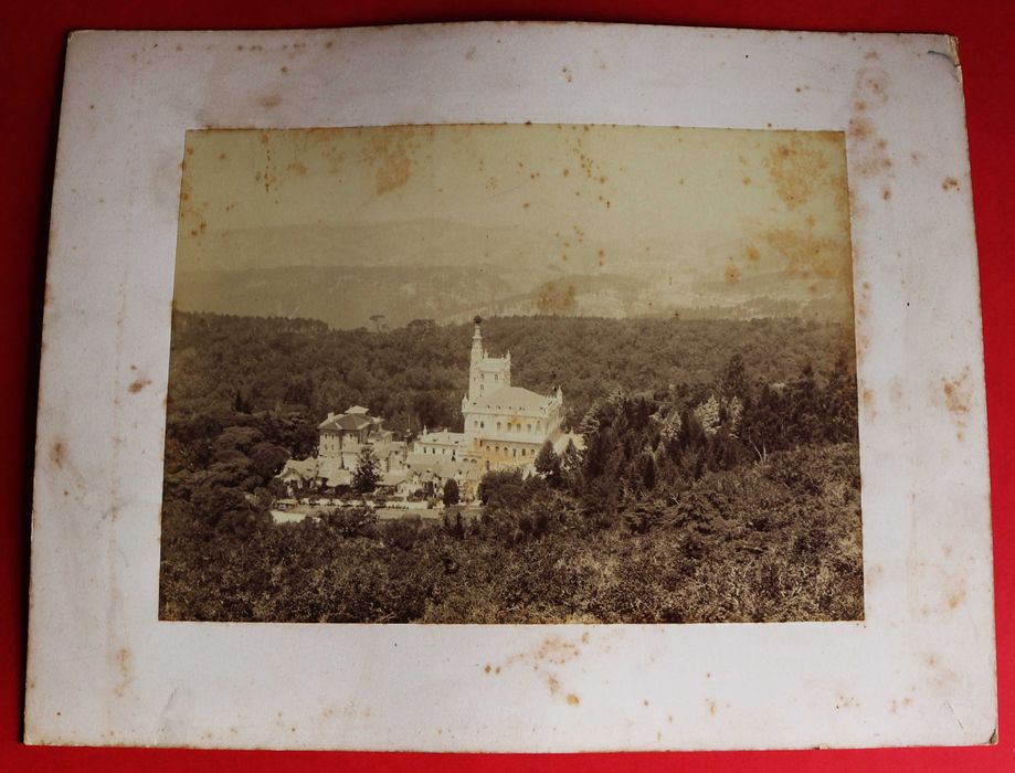 Hotel Palácio do Buçaco na fase inicial, foto invulgar sem o anexo.