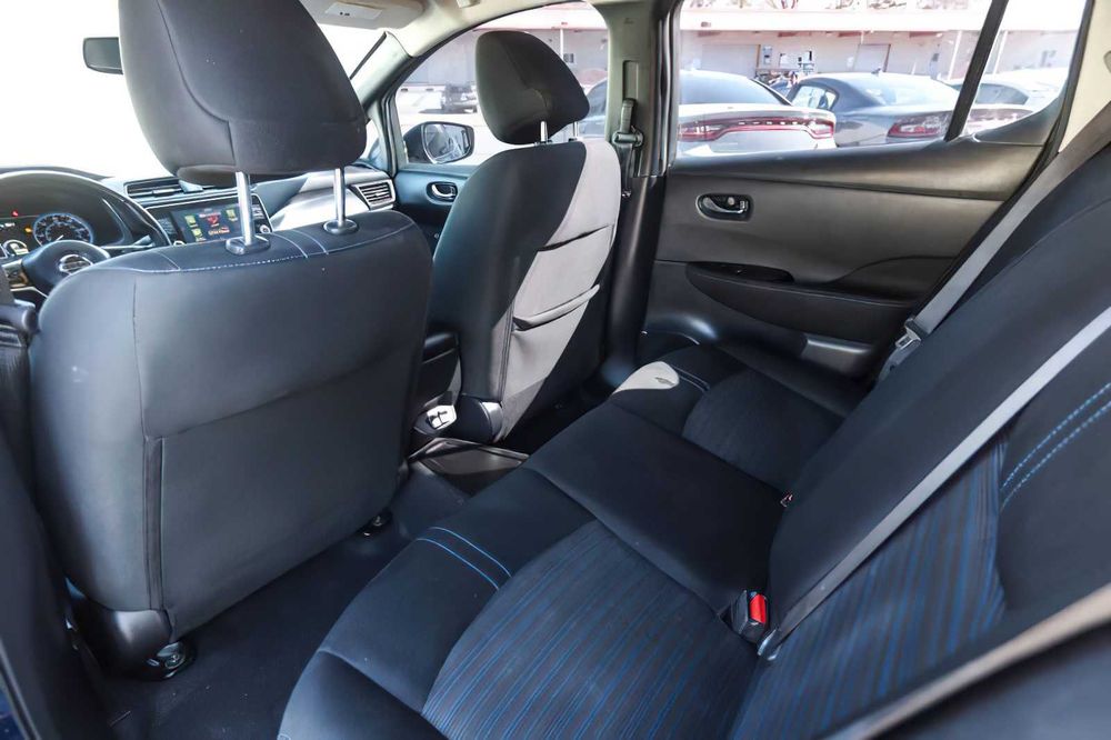 Nissan LEAF SV      2020