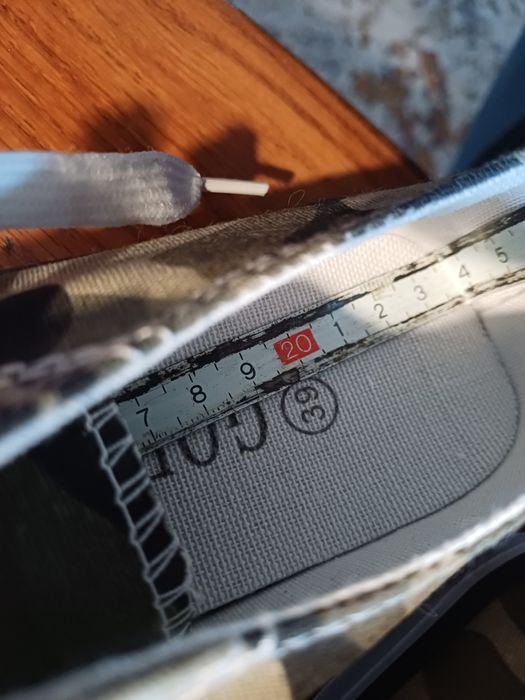 Trampki rozm 39 NOWE