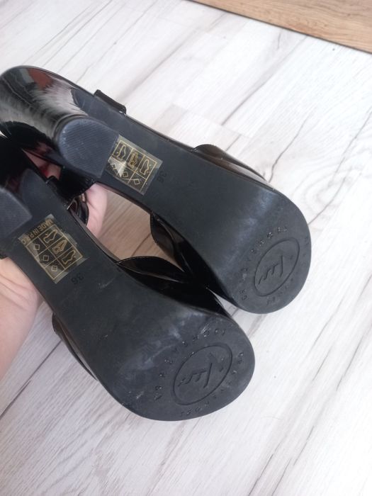 Seksi czarne szpilki  lakierowane 36.  Kylie