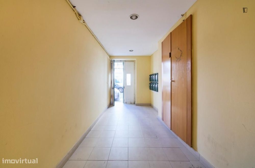 Quarto - localizado em São Bento Lisbon