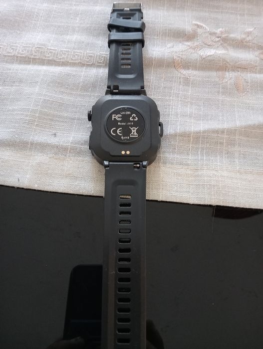 Smartwatch militar com pouco uso em bom estado