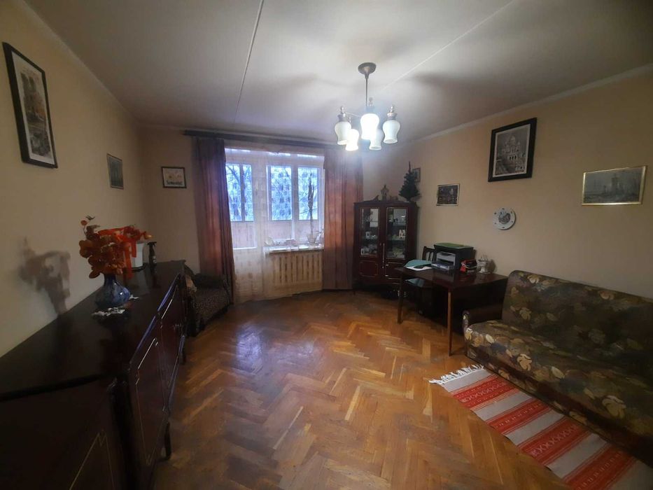Продам 3 кім.квартиру в цегляному будинку, Лівобережна,Челябінська 9-Б