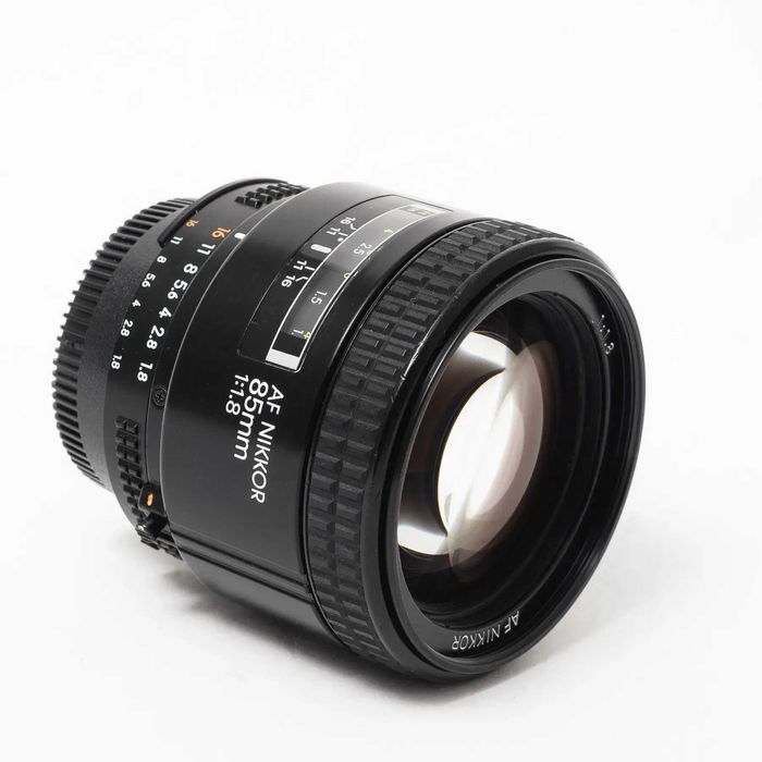 Об'єктив Nikon 85mm f/1.8 AF Nikkor