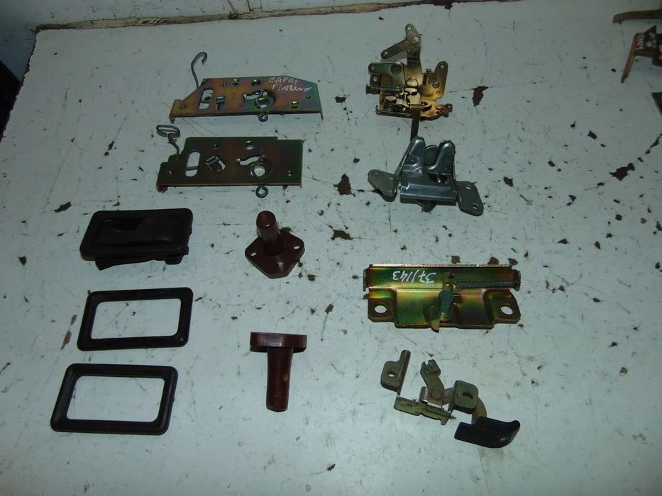 Fiat Antigos/Fiat Uno fecho capot " usado em bom estado