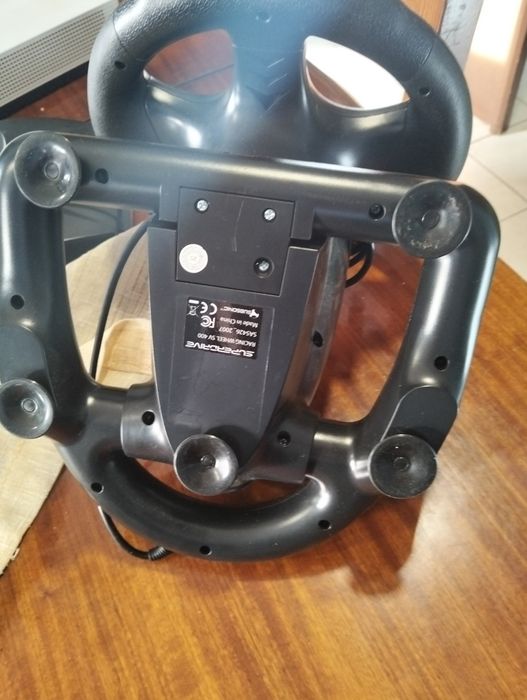 Volante e pedais