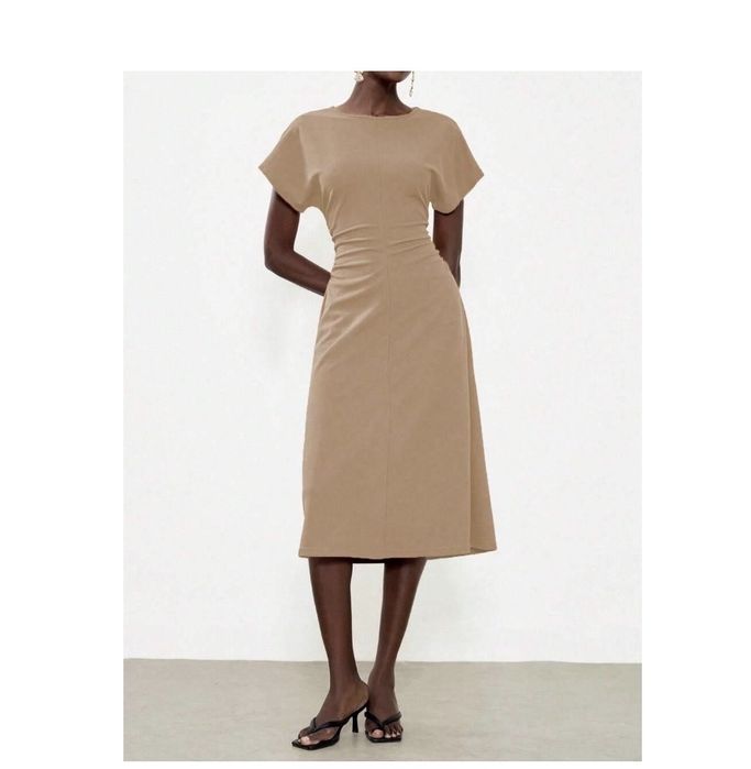 Sukienka twarzowy kolor