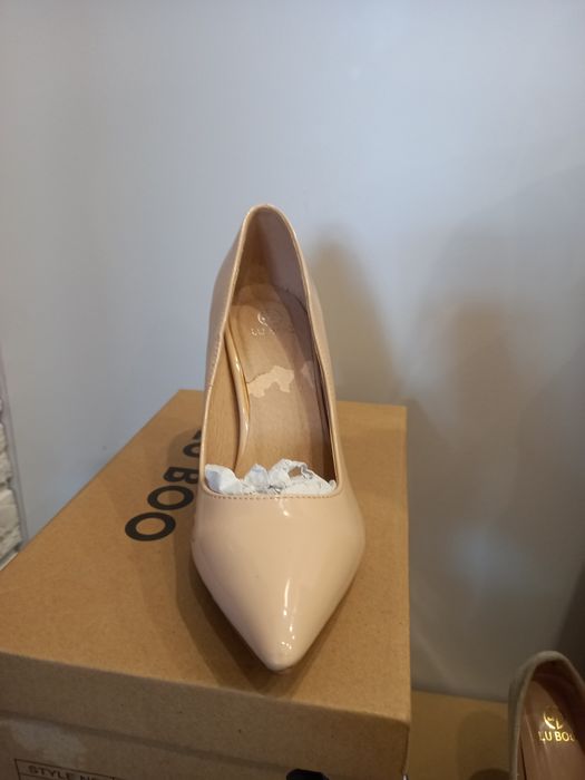 Czułenka beżowe r 36