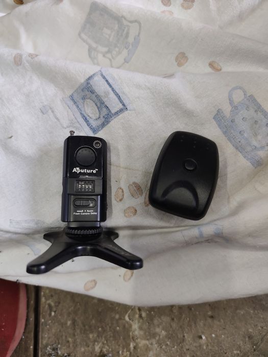 Wyzwalacz radiowy Aputure – nadajnik + odbiornik (do lampy/aparatu)