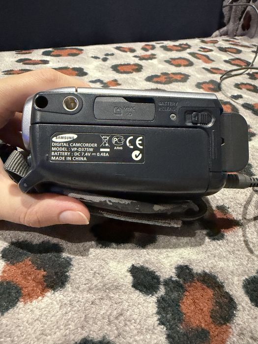 Видеокамера Samsung VP-D375W