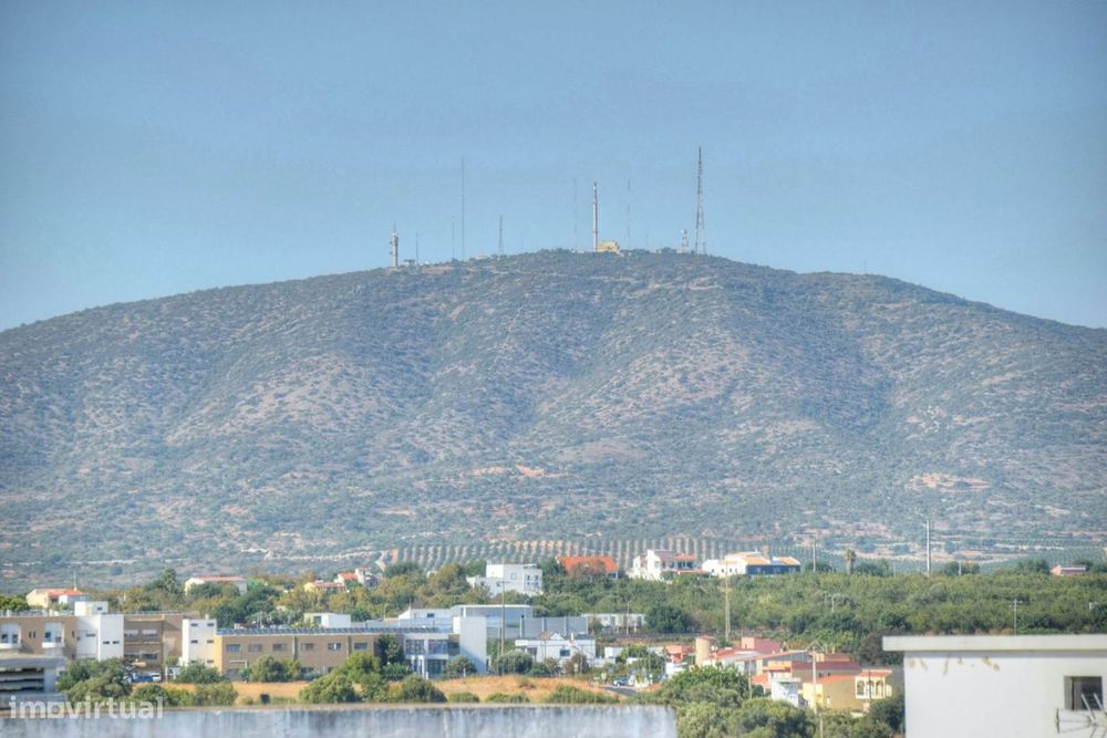 Apartamento T3 Totalmente Renovado, mobilado e com Vista Mar em Olhão