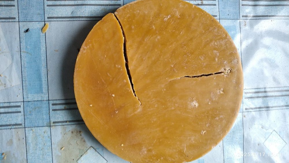 Віск бджолиний в кругах