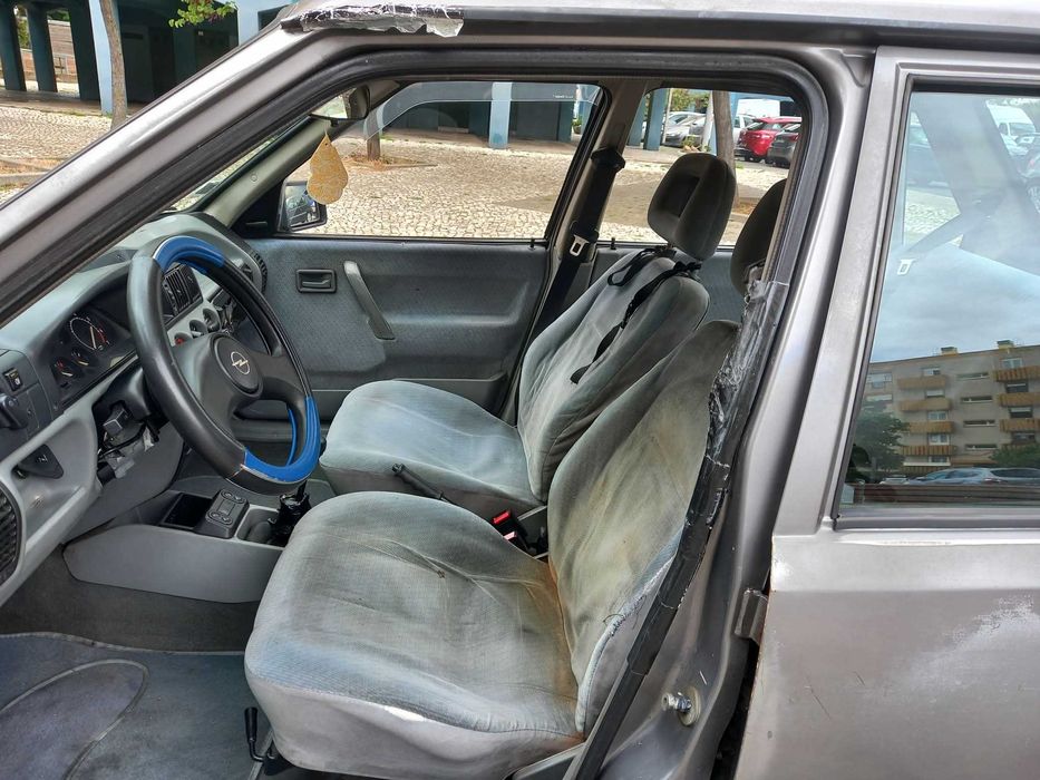 Opel corsa 1.2 s GL IPO em dia