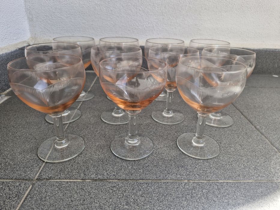 Serviço de copos antigos 82 peças