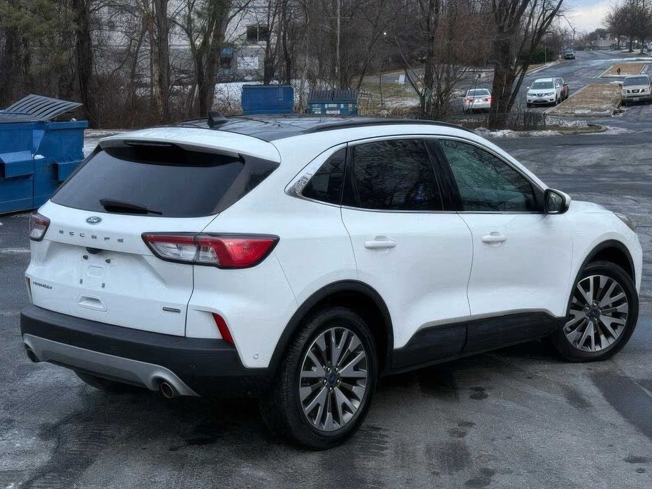 Ford Escape Hybrid Titanium      2020