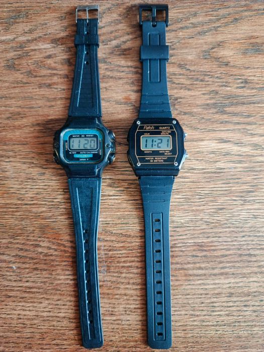 Sprzedam zestaw 2 szt japońskich zegarków elektronicznych z czasów PRL