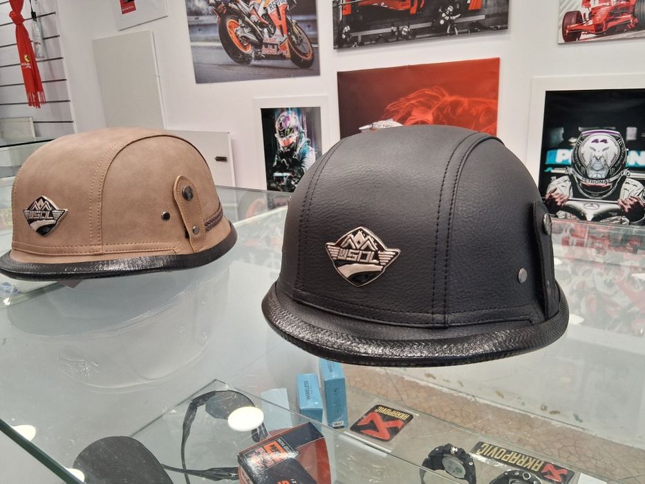 Capacetes "estilo" militar, novos e lindos