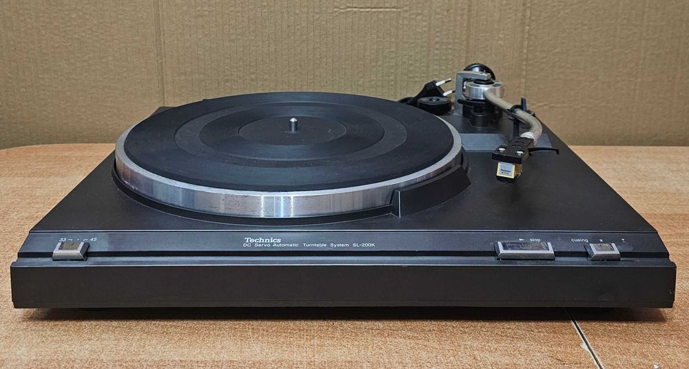 Gramofon TECHNICS SL-200K