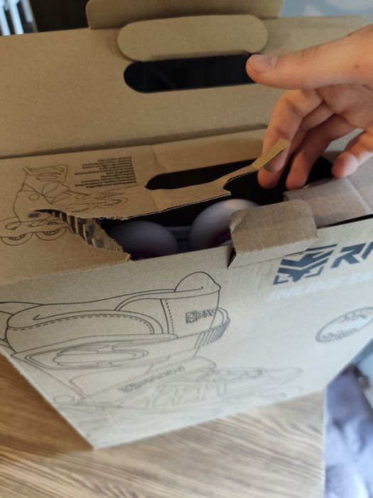Nowe rolki regulowane Raven Meia 31-35 kółko LED