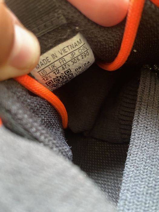 Баскетбольні кросівки adidas