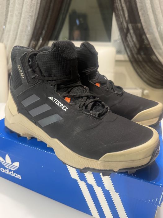 ботинки чоловічі adidas
