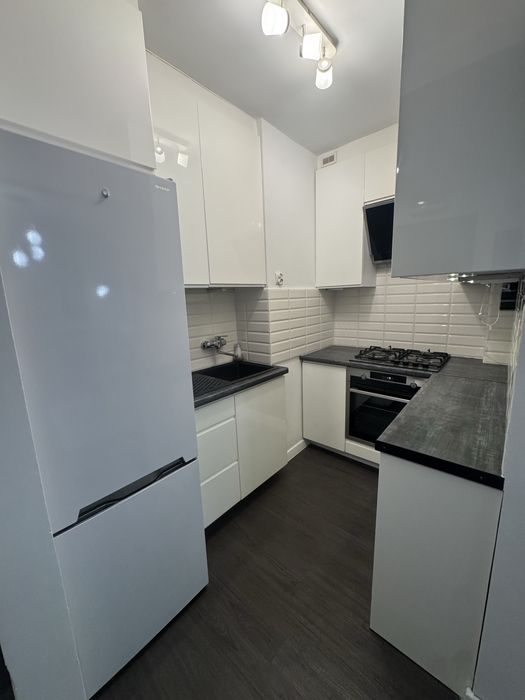 Rezerwacja - Sprzedam 2 pokojowe mieszkanie, na parterze z balkonem.