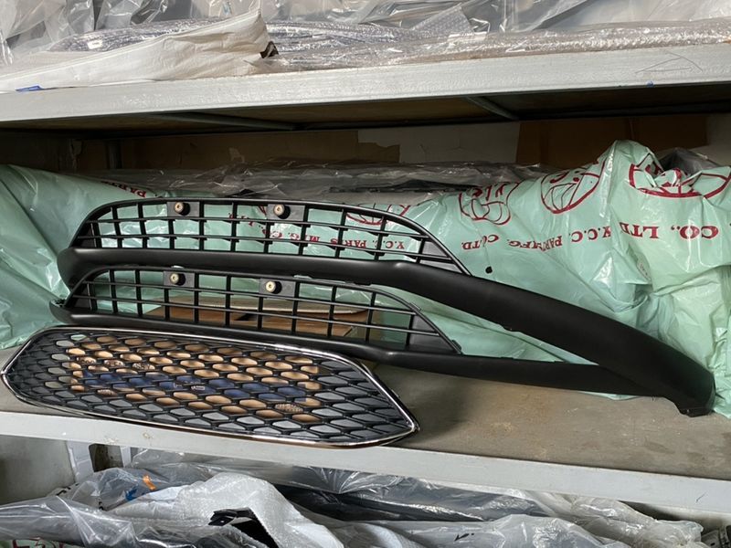 Решетка губа Ford Focus USA 2015- фокус