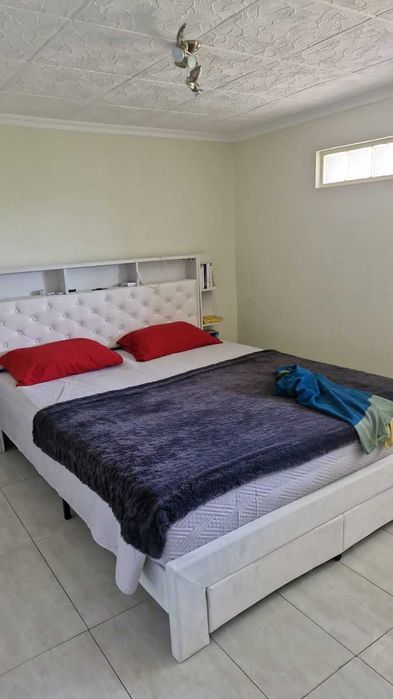 Cama com gavetas