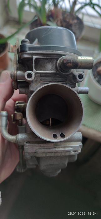 Карбюратор MIKUNI ,робочий з DR 650. Вакуумний. Діаметр 40мм.