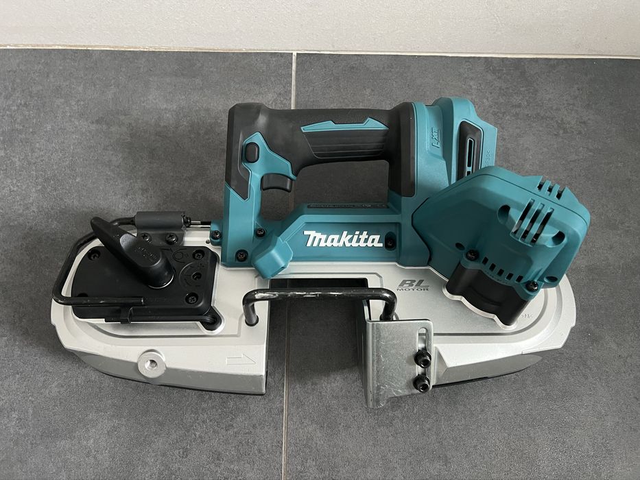 Безщіткова Акум.стрічкова пила Makita DPB 183