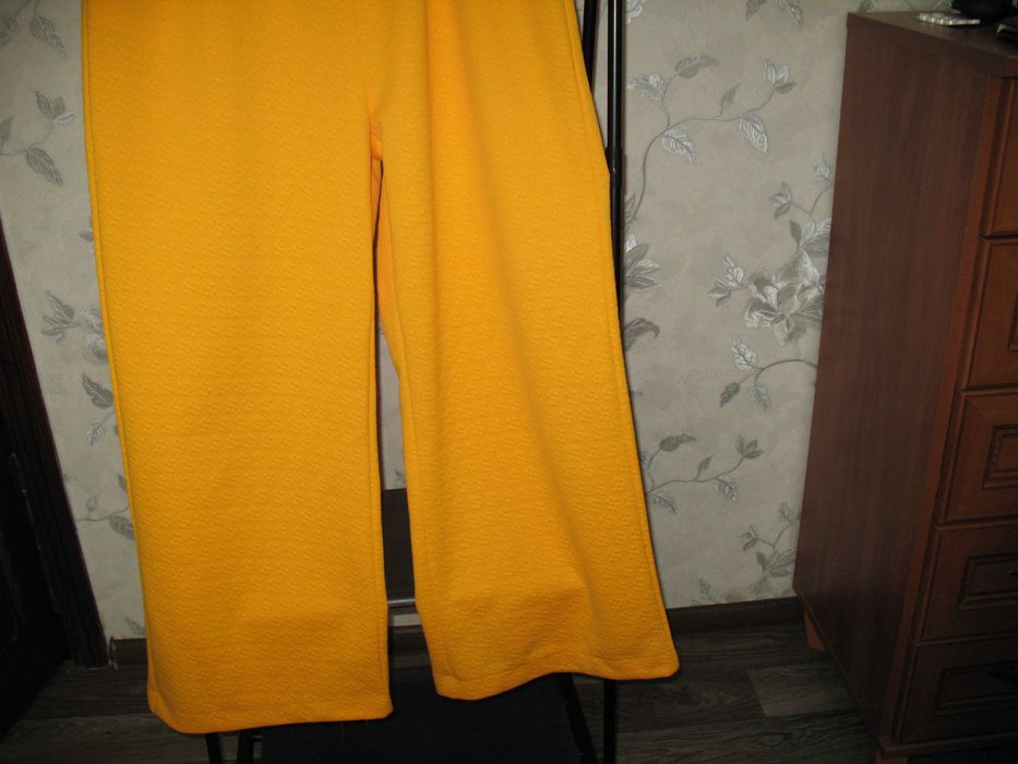 Женский   костюм размер 60 - 62..