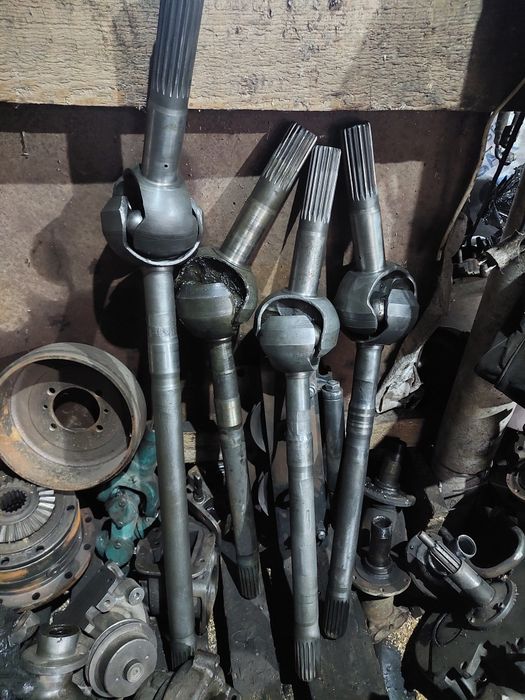 Передні полуосі Шруз Зіл 131.