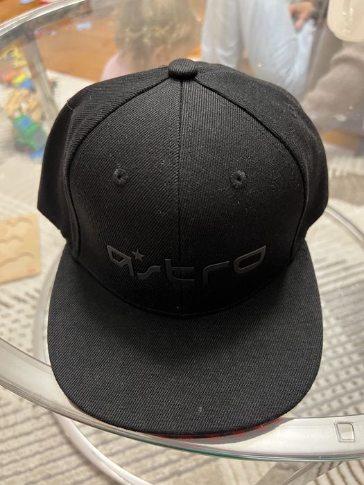 Czapka z daszkiem Astro