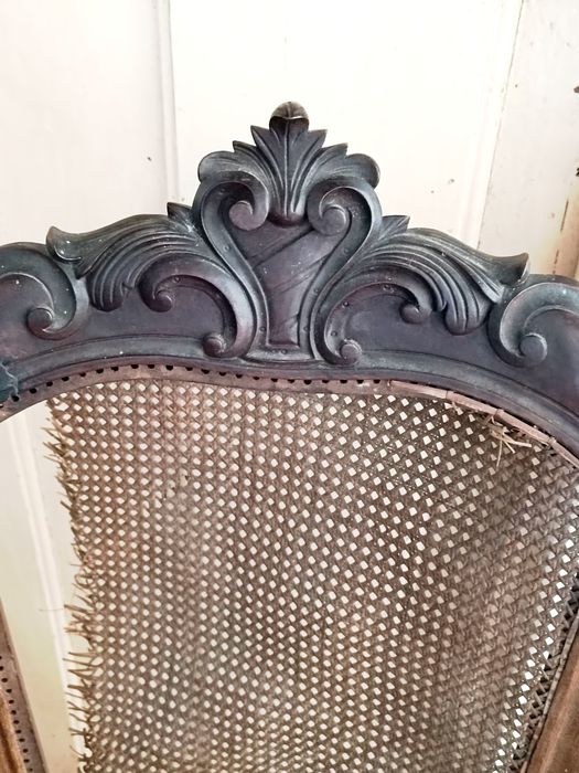 Cadeirão para restauro.