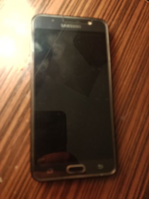 Продається Samsung j7
