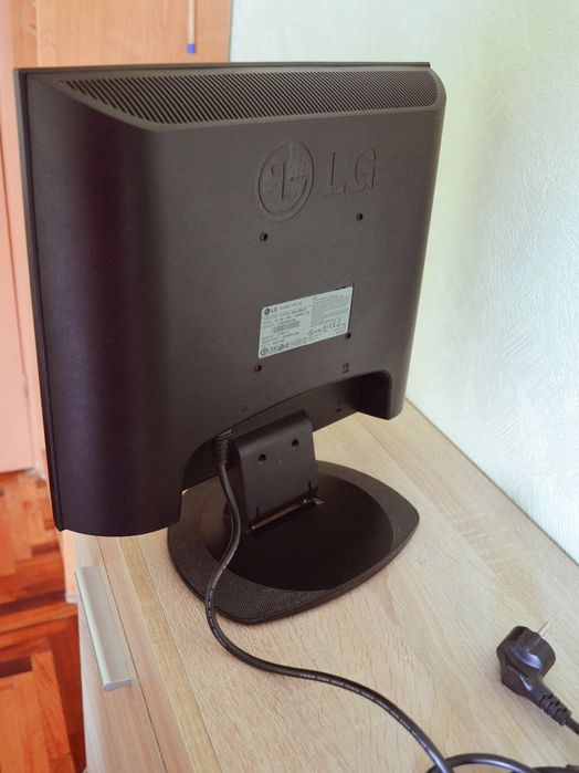 Монітор LG FLATRON L1717S