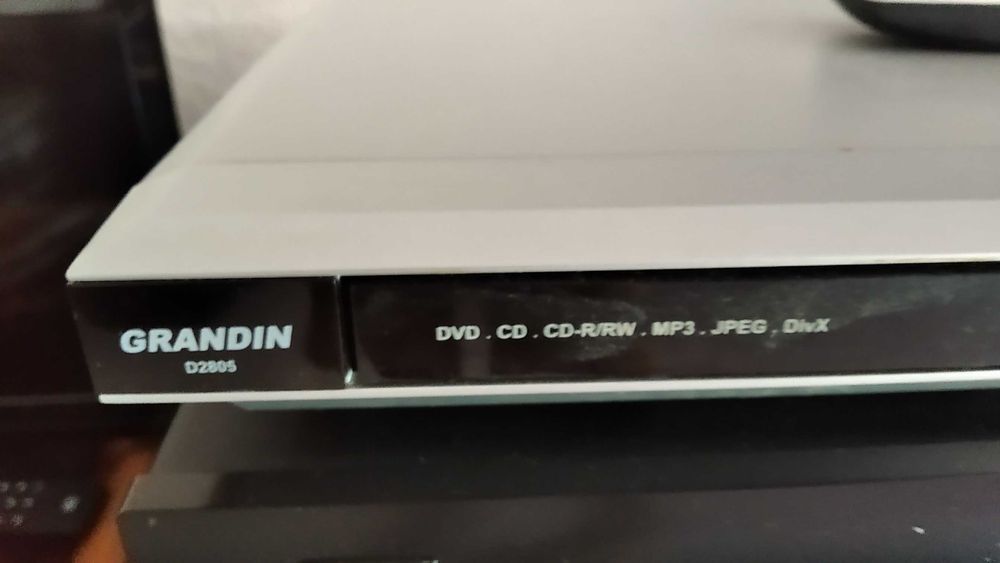 Leitor de CD e DVD LG S 525 ou Samsung L 235 ou receptor satellite