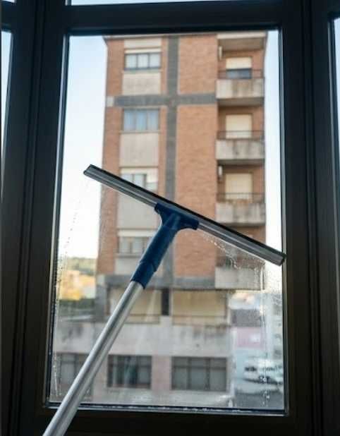 Limpeza de Vidros, Janelas e Montras - Leiria e Região