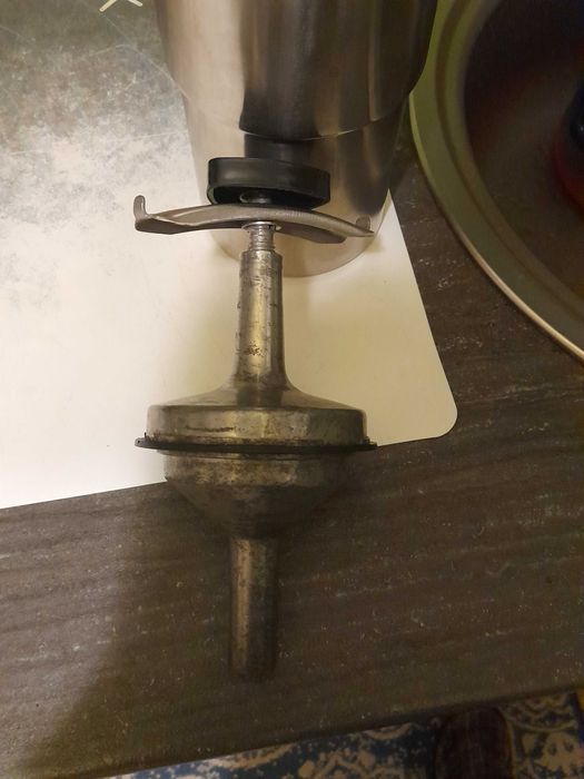 Продам гейзерную кофеварку СССР из нержавейки, на несколько чашек.